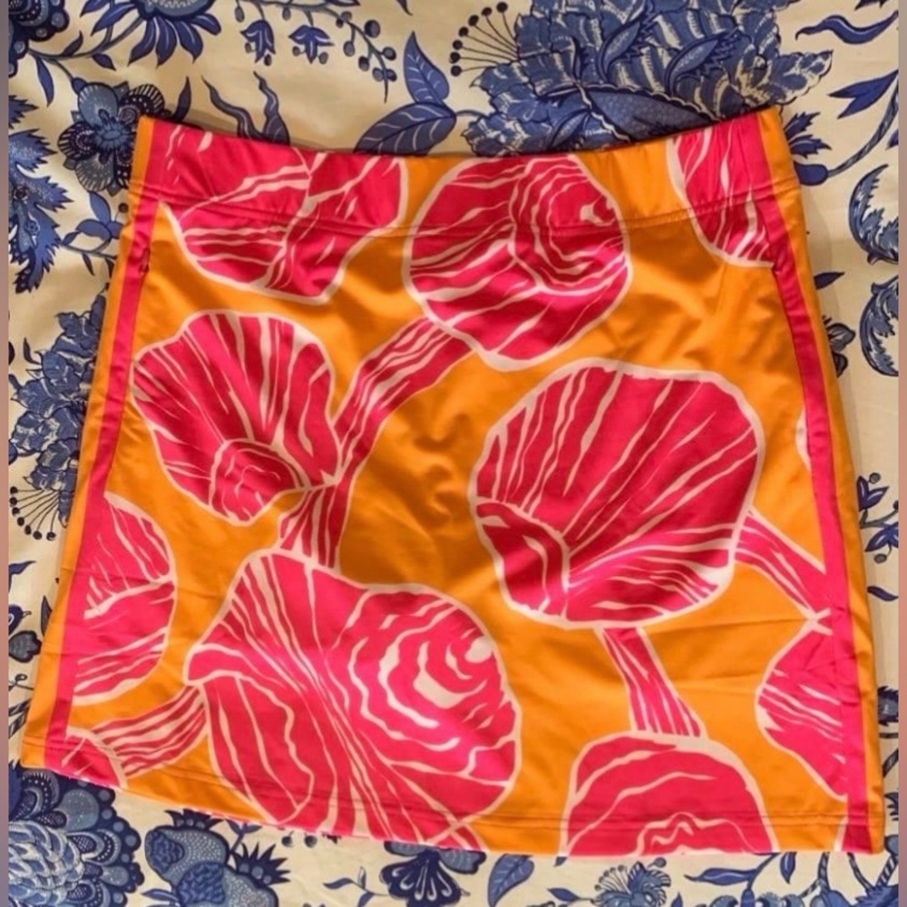 Gretchen Scott “Skippy Skort - Shell Shock”. Orange/Pink, NWT, size M.